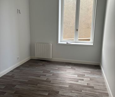 Location Appartement 2 pièces 52m² BAYEUX 14400 - Photo 2