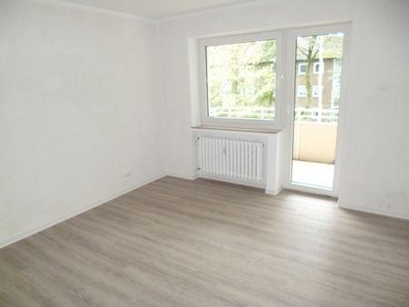 Sehr attraktive 3-Zimmer-Wohnung mit Balkon * komplett modernisiert * - Photo 2