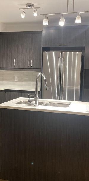 Maison de ville moderne à louer (construite en 2020)/Mondern Townhouse for rent (2020 Bulit) - Photo 1