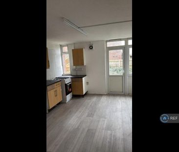 3 bedroom end of terrace house to rent - Photo 4