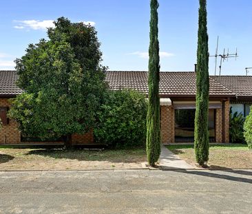 Low Maintenance 3 Bedroom, Close To Hospital - Photo 4