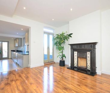 4 bedroom end of terrace house to rent - Photo 4