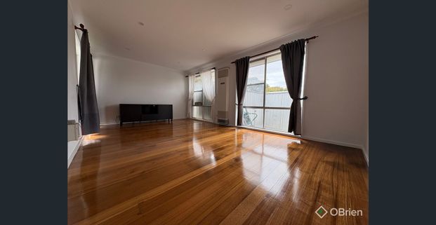 Well Presented Home with Solar Power - Photo 1