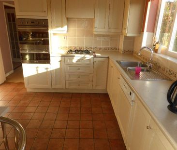4 bedroom detached house to rent - Photo 4
