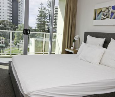 205/18 Fern Street, Surfers Paradise - Photo 2