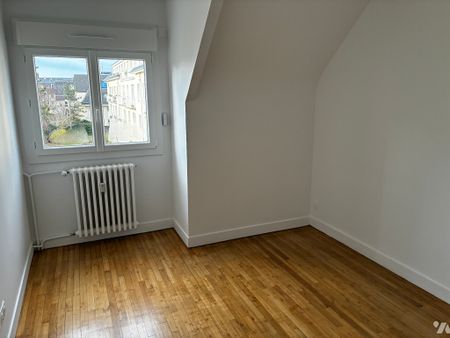 CAEN - F5 de 82 m² - Photo 2