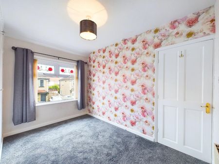 3 bedroom House To Let - Photo 4