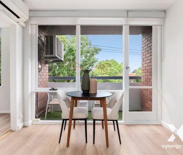 Bright One-Bedroom Living in South Yarra - Photo 6