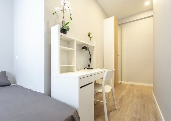 Calle del Puerto de Canfranc, Madrid, Community of Madrid 28038