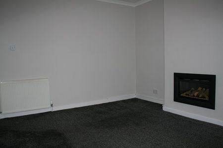 BEAUTIFULLY PRESENTED 2 BEDROOM GARDEN FLAT FOR RENT – WOODSIDE TERRACE, DUNDEE - Photo 3