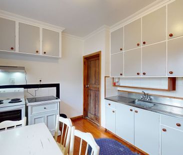 Space and location - Photo 2