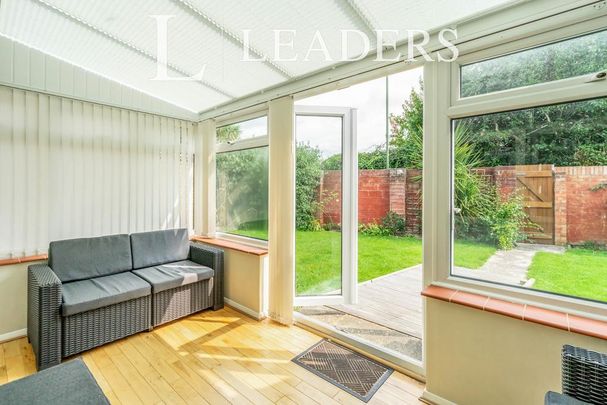 2 bedroom bungalow to rent - Photo 1