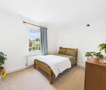2 bedroom terraced house to rent - Photo 4
