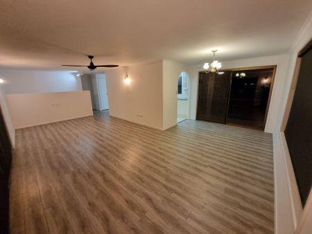 Great Family Sized Home with In-Ground Pool! - Photo 3