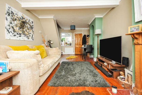 2 bedroom house to rent Yew Tree Road, Beckenham, BR3 - Photo 1