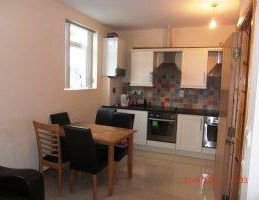 6 Bed Student Flat in Belfast-Botanic - Photo 1