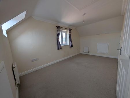 3 bedroom semi-detached house to rent - Photo 5