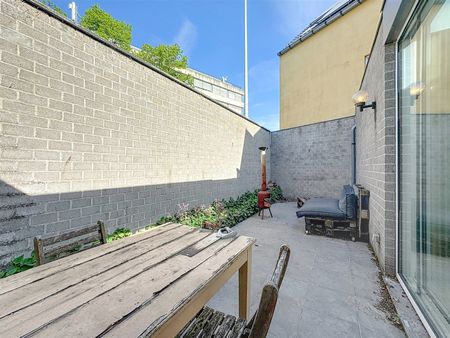 Lichtrijke woning met terras en garage nabij het UZ Gent! - Photo 2