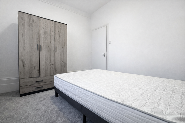 1 bedroom in a house share to rent - Photo 1