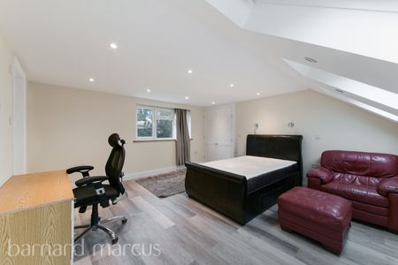 Burney Avenue, Surbiton - Photo 2