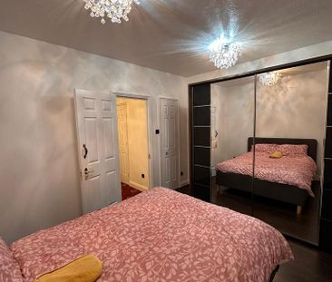 4 bedroom terraced house to rent - Photo 3