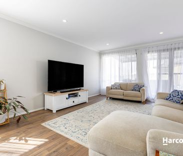 Spacious 4 bedroom Family Home! - Photo 6