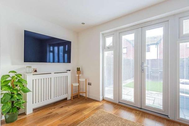 Ffordd Pentre, Barry - Photo 1