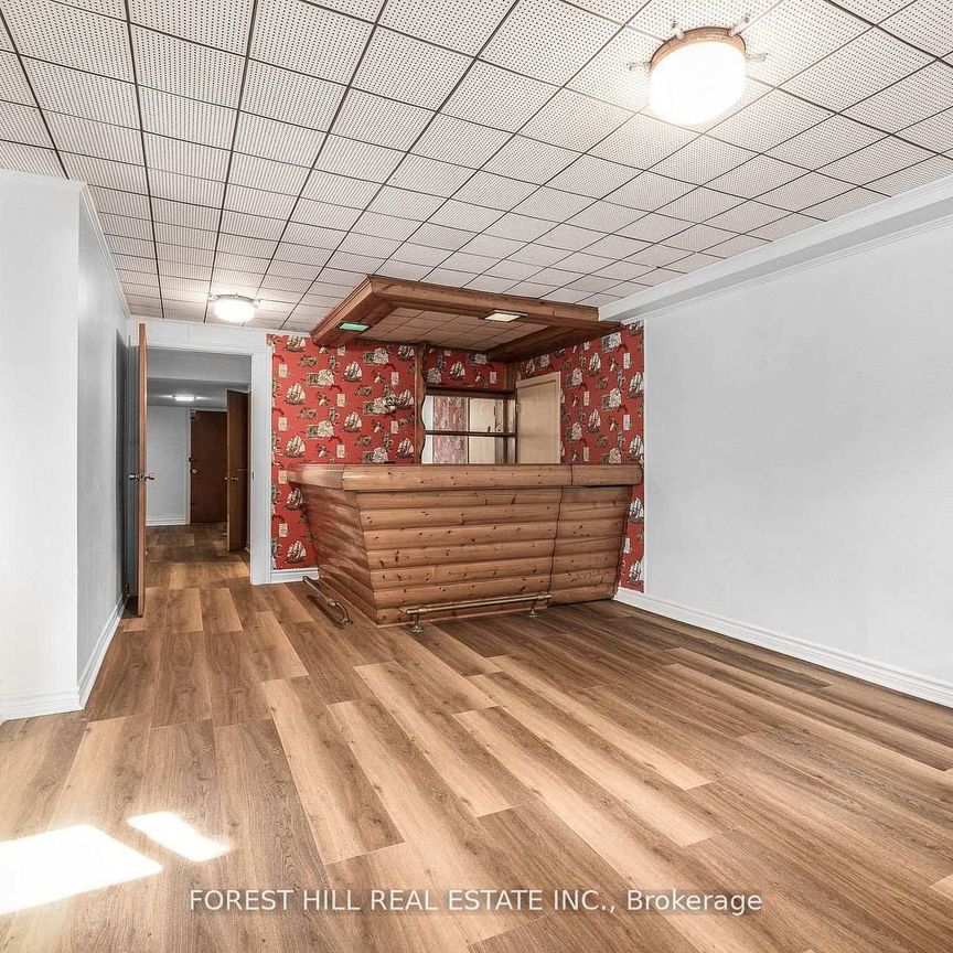 For Lease - 18 Irvington Crescent, Toronto, Ontario - Photo 1