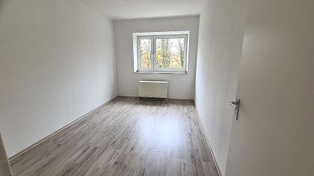 Charmante 4,5 Zimmer mit Balkon in Familienfreundlicher Umgebung - Photo 3