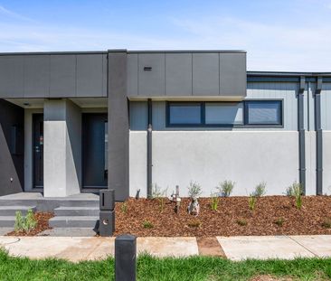 Comfort, Convenience & Contemporary Style – Your New Home Awaits! - Photo 1