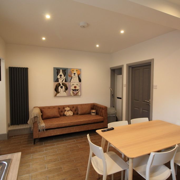 Whipcord Lane, Chester - Photo 1