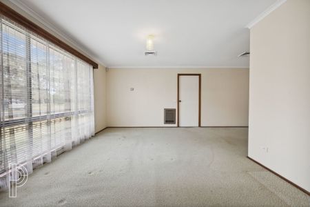 A place to call home for a short term lease. Only available for up to a 6-month lease. - Photo 2