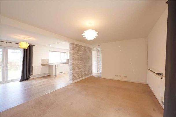 Oak Lane, Raf Lakenheath, Brandon, Suffolk, IP27 - Photo 1