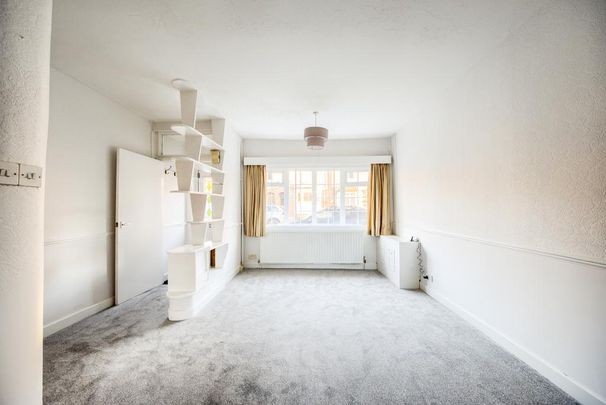 4 bedroom end of terrace house to rent - Photo 1