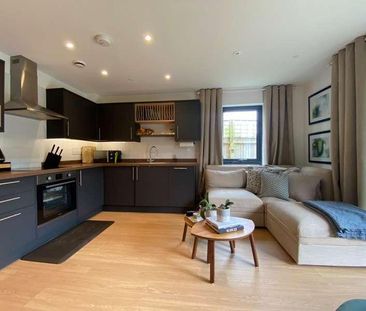 Leacroft, Staines-upon-thames, Surrey, TW18 - Photo 5