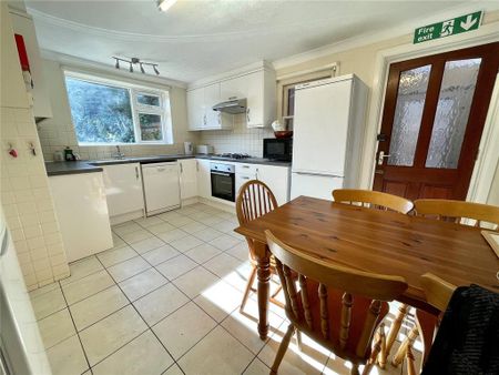 4 bedroom detached house to rent - Photo 3