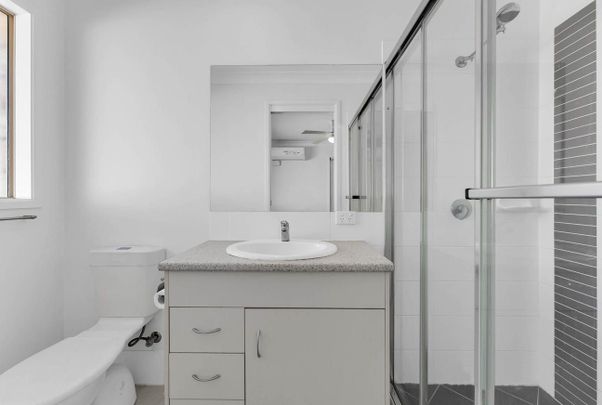 Spacious Family Home in a perfect Location - Great for Comfortable Living! - Photo 1