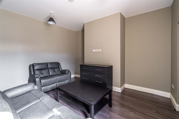 2 bed flat to rent in Warton Terrace, Newcastle Upon Tyne, NE6 - Photo 1