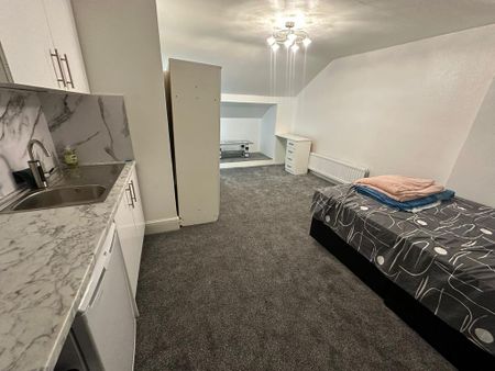 2 bedroom flat to rent - Photo 4