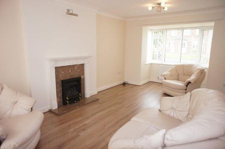3 bedroom detached house to rent - Photo 2
