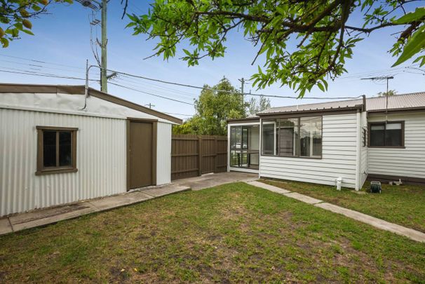 STUNNING UPDATED COTTAGE HOME - Photo 1