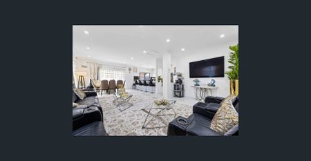 Luxury Two-Storey Residence in Prestigious Mawson Lakes - Photo 3
