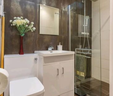 5 bedroom detached house to rent - Photo 1