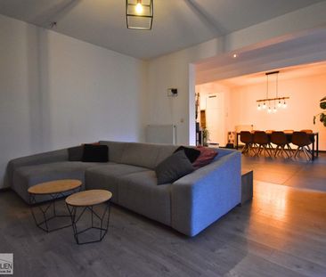 Ruime gezinswoning met 4 slaapkamers, tuin, terras en 2 staanplaats... - Photo 2