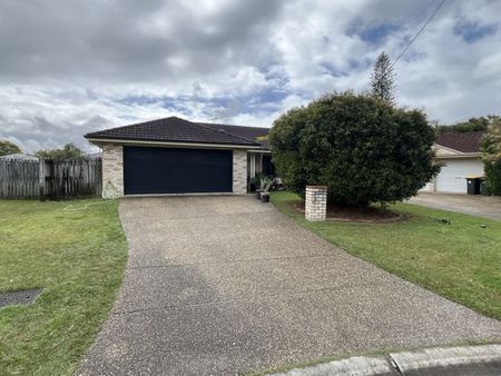 A Beautiful Family Home Nestled In A Quiet Cul-de-sac - Photo 5