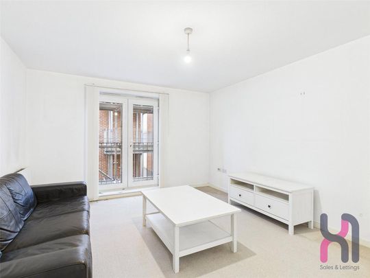 2 bedroom flat to rent - Photo 1
