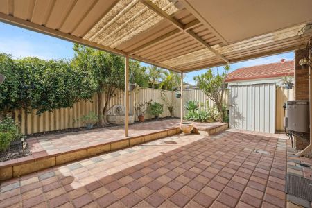 Stylish 3 Bedroom Townhouse in Peaceful Yokine Location - Photo 5