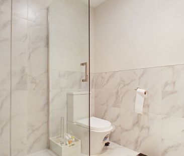 Modern two bedroom unit! - Photo 1