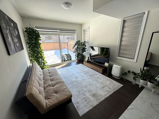 For Lease - 9 Bannister Road Unit# Main, Barrie, Ontario - Photo 1