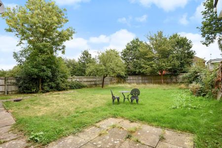 3 bedroom semi-detached house to rent - Photo 4